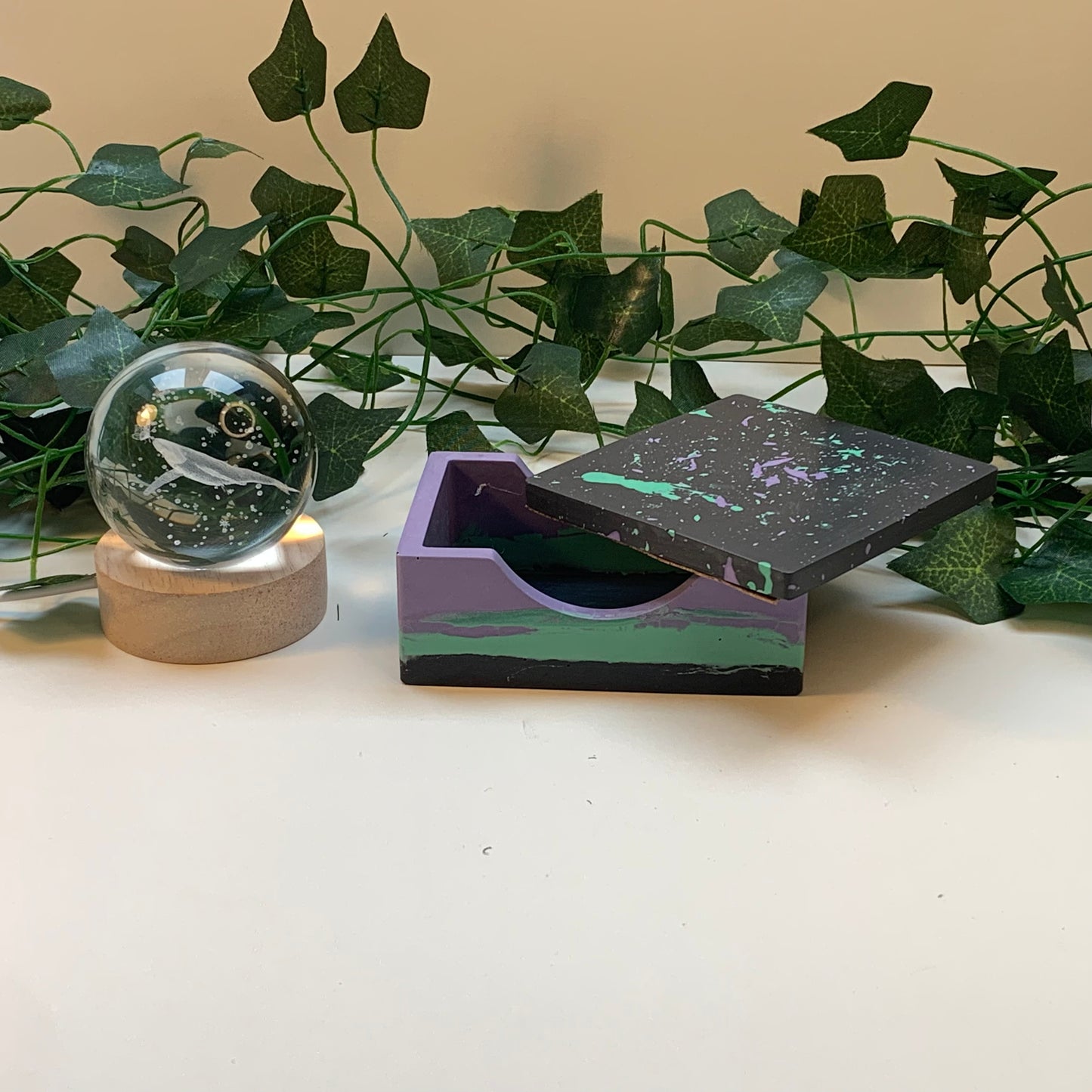 The Astronaut | Holder and coasters