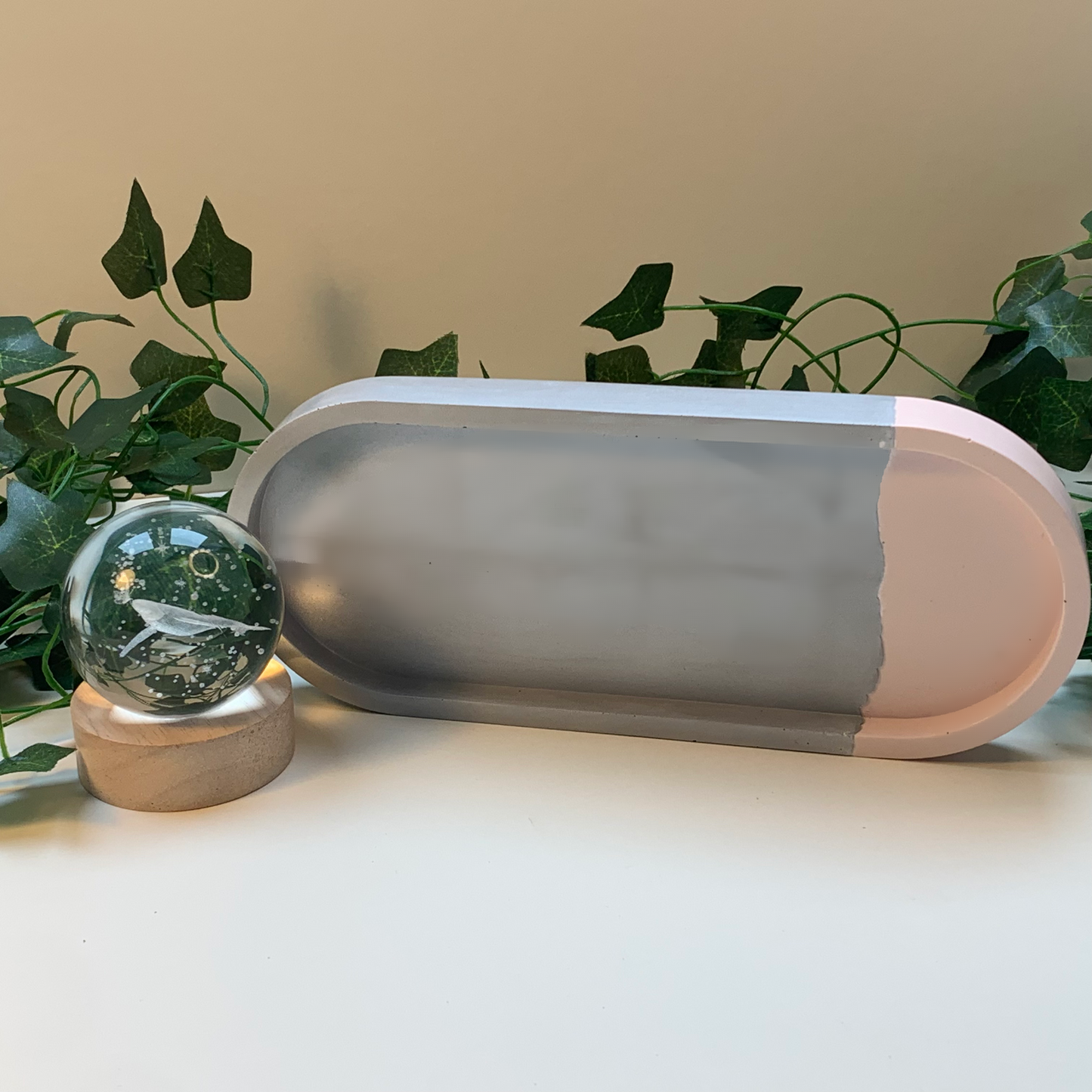 FACE | Oval Trinket tray